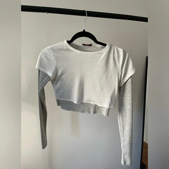 Layered crop top - Picture 1 of 1